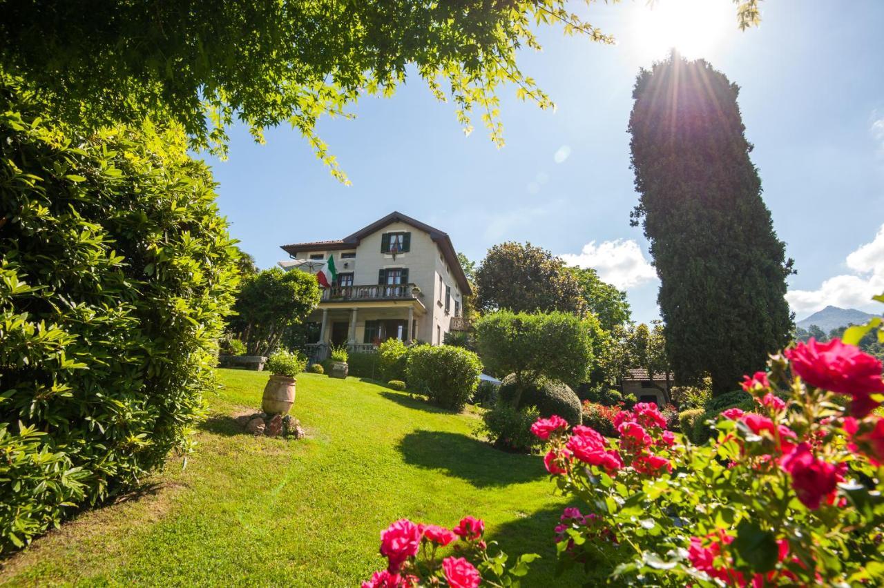 Bed and Breakfast Il Motto Di Tommy Castelveccana Exterior foto