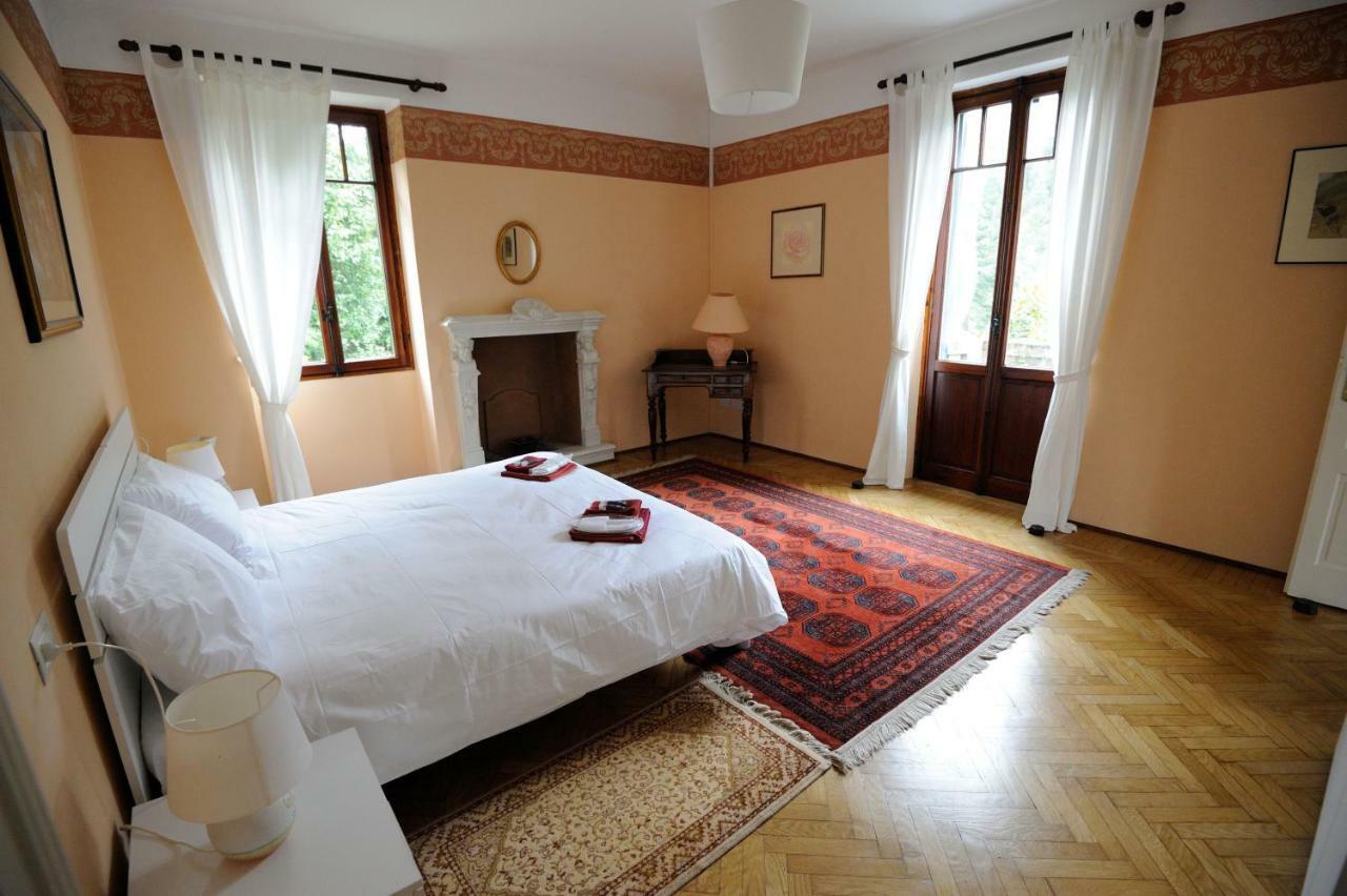 Bed and Breakfast Il Motto Di Tommy Castelveccana Exterior foto
